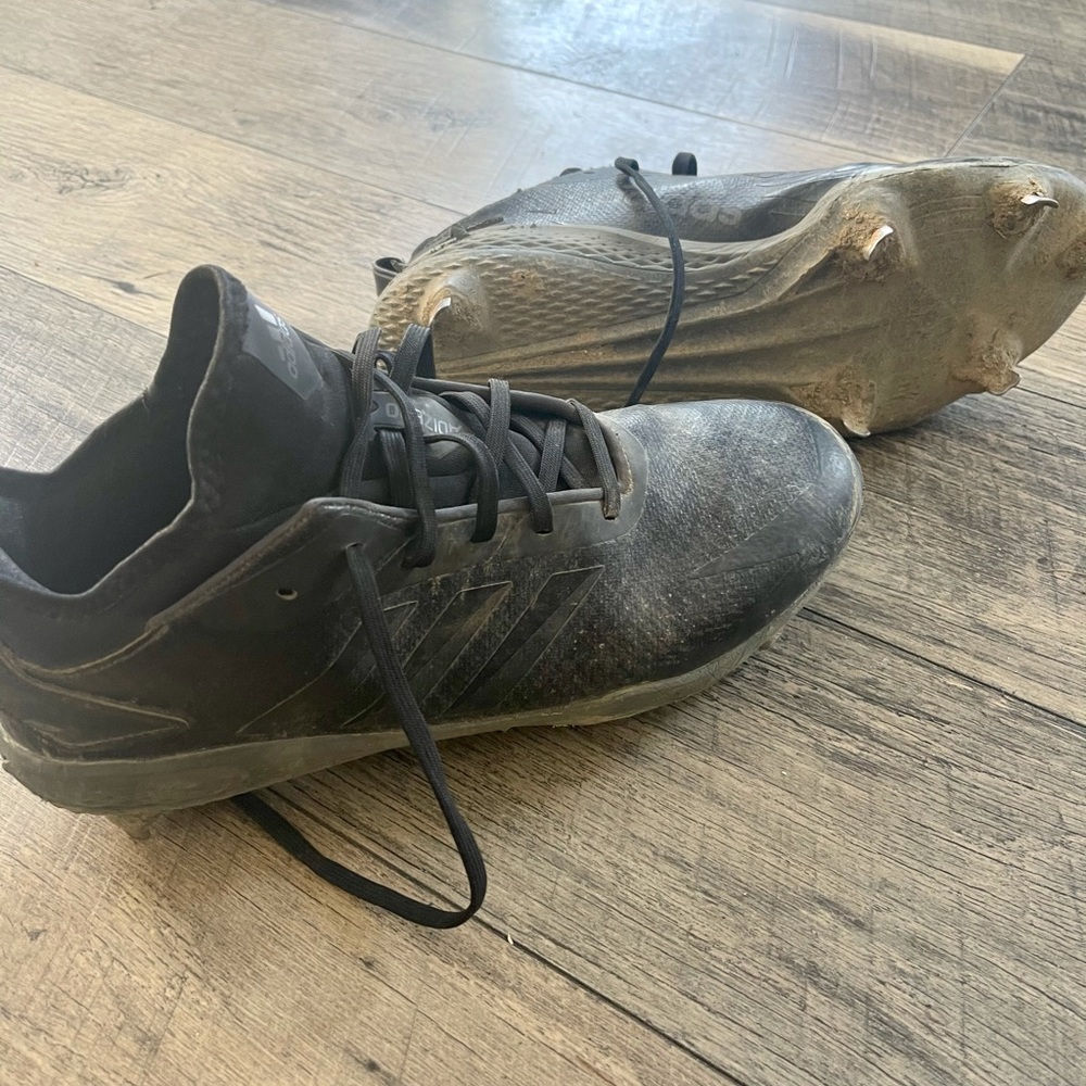 Adidas men’s baseball cleats